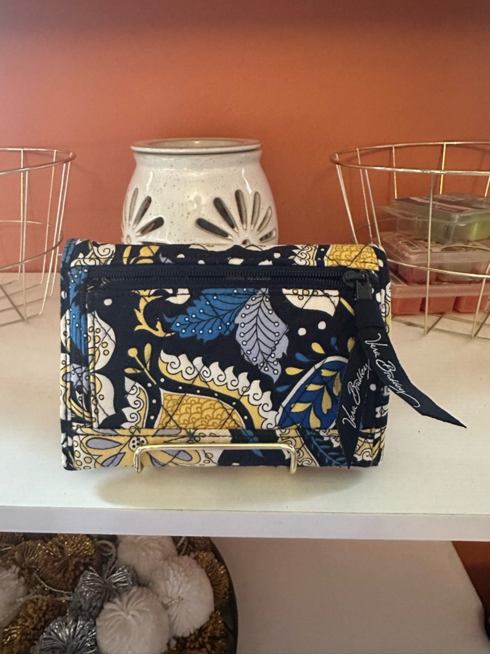 VERA BRADLEY Crossbody Bag and Wallet “Elle Blue” retired print(EUC) - Picture 2 of 16